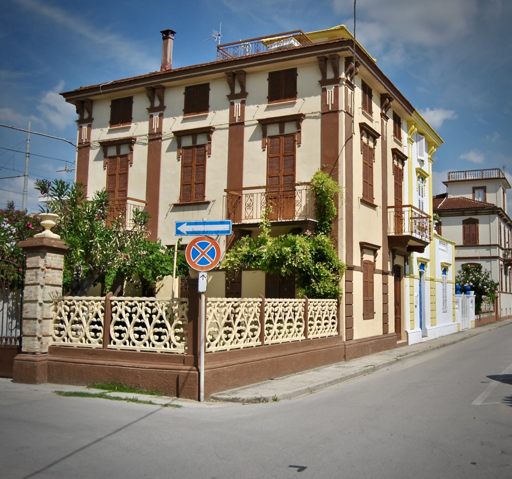 Uma das casas no estilo Arte Deco