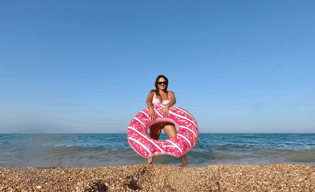 Valeria na praia de Marcelli