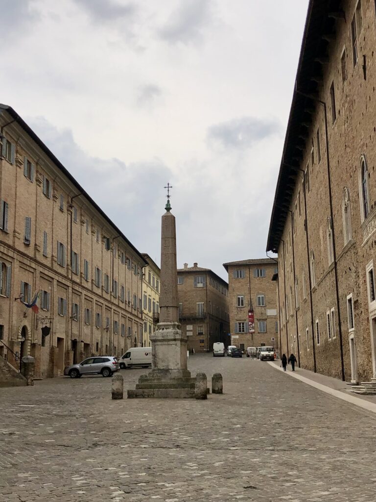 Obelisco Egipcio em Urbino
