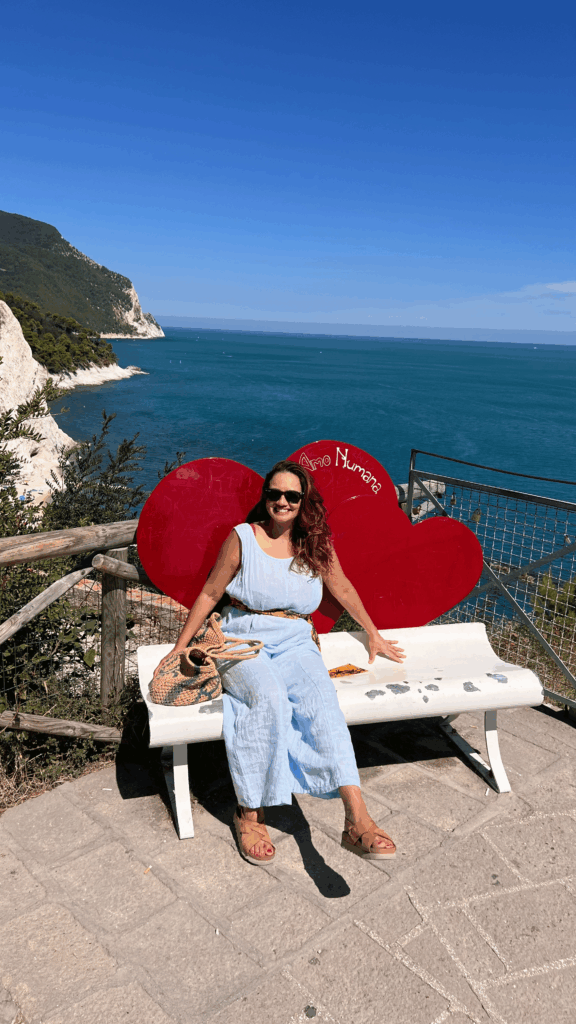 Banco do Amor - Numana