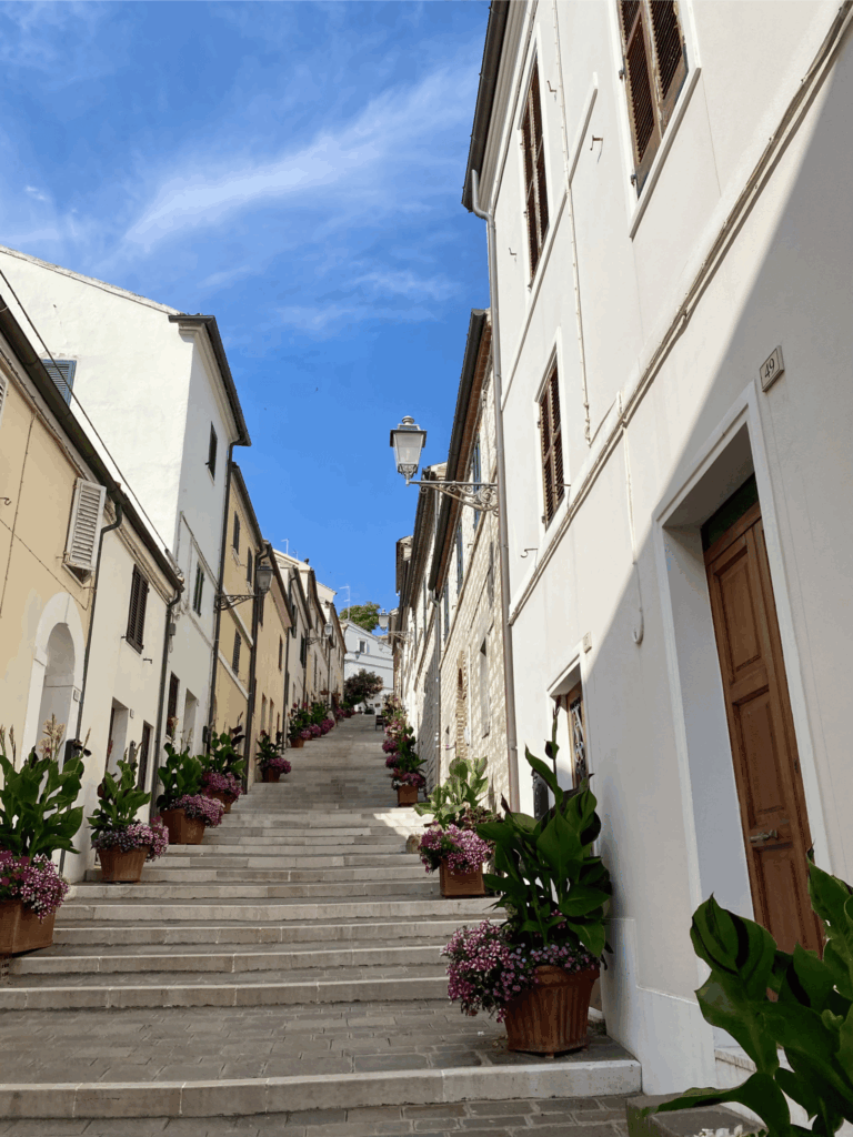 Fotos da escadaria La Costarella