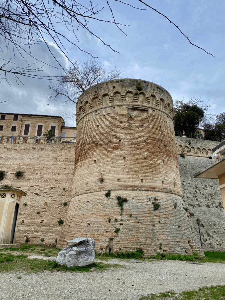 Parte da fortificação e dos muros da cidade