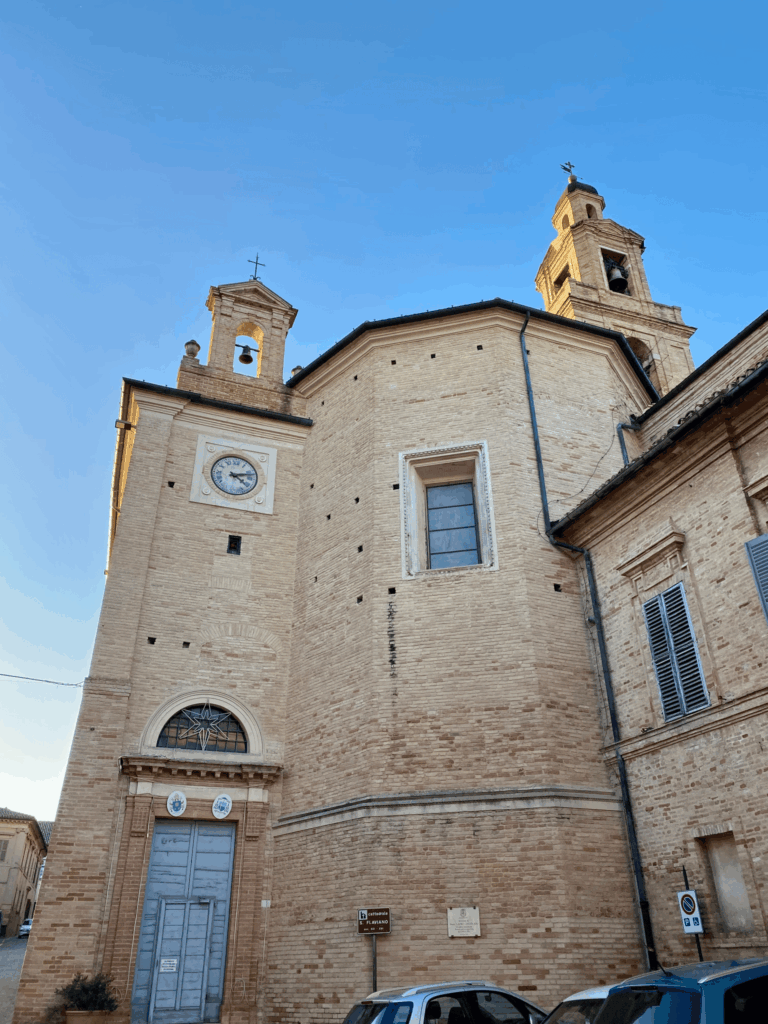 Imagens da Catedral de São Flaviano e do cárcere 