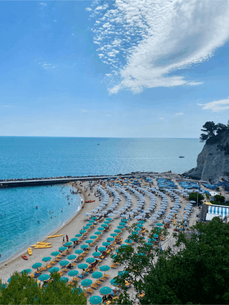 Praia Urbani, Sirolo