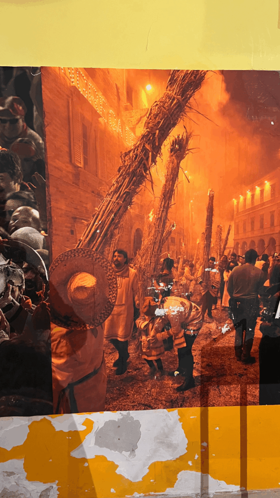 Foto que recorda as canas acesas na terca de carnaval